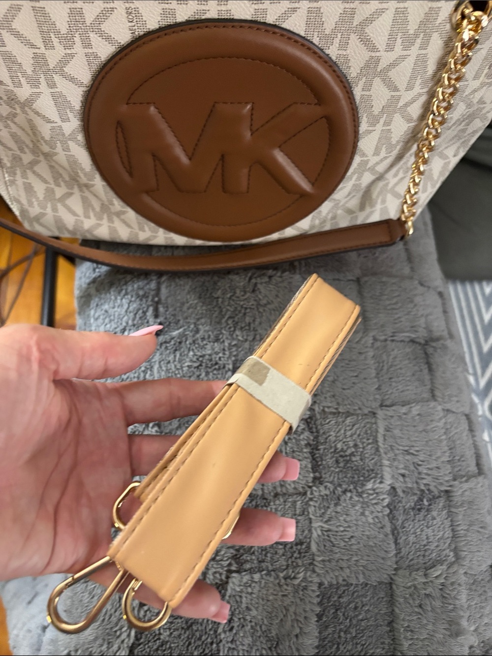 NWT Michael Kors Shoulder Bag comes with strap Reg. Price $358.00 - Picture 10 of 11